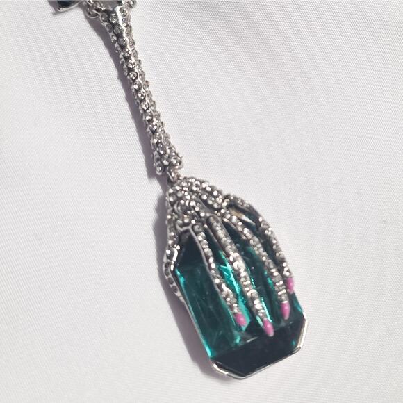 Betsey Johnson New jeweled skeleton hand neckace - Picture 3 of 7